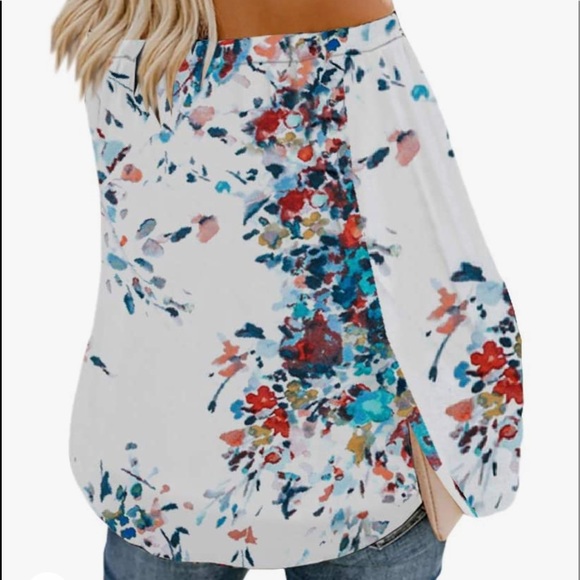 Super cute woman off shoulder floral blouse - Picture 10 of 14